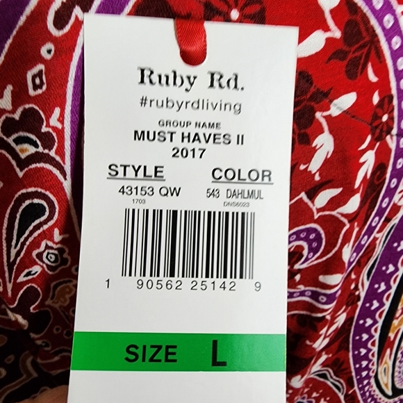 Ruby Rd. Print Blouse - Picture 5 of 8